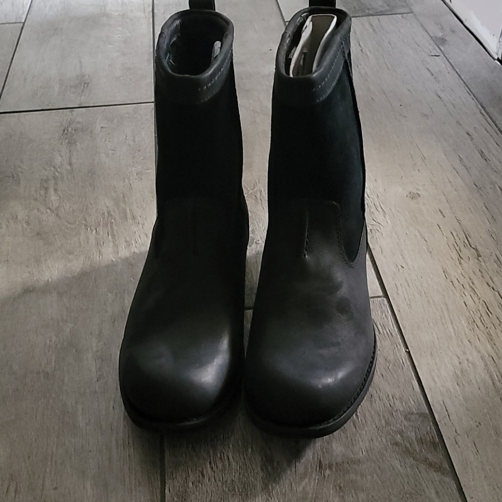 Ugg Men's Lerette Black 7